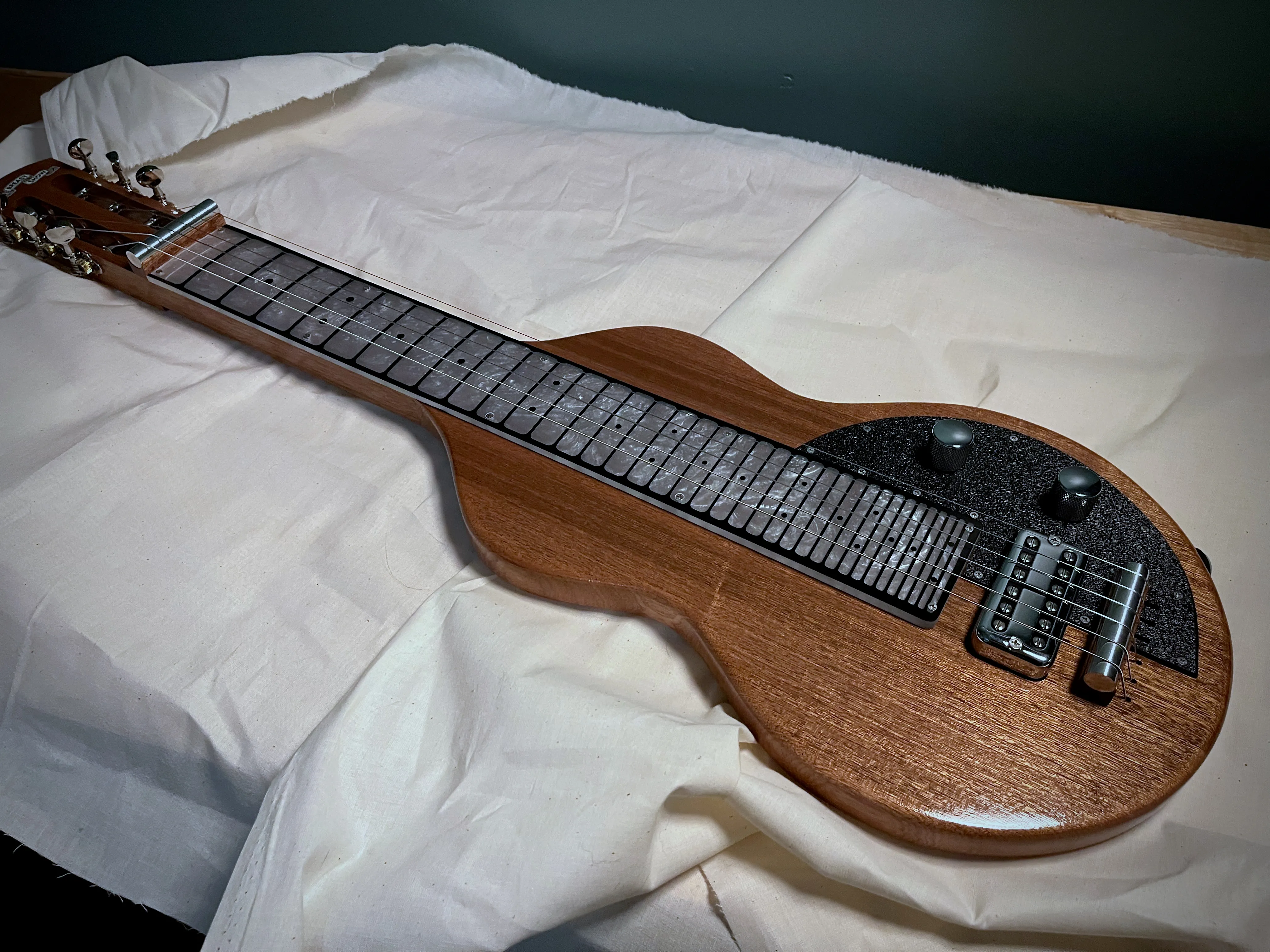 Finished lap steel