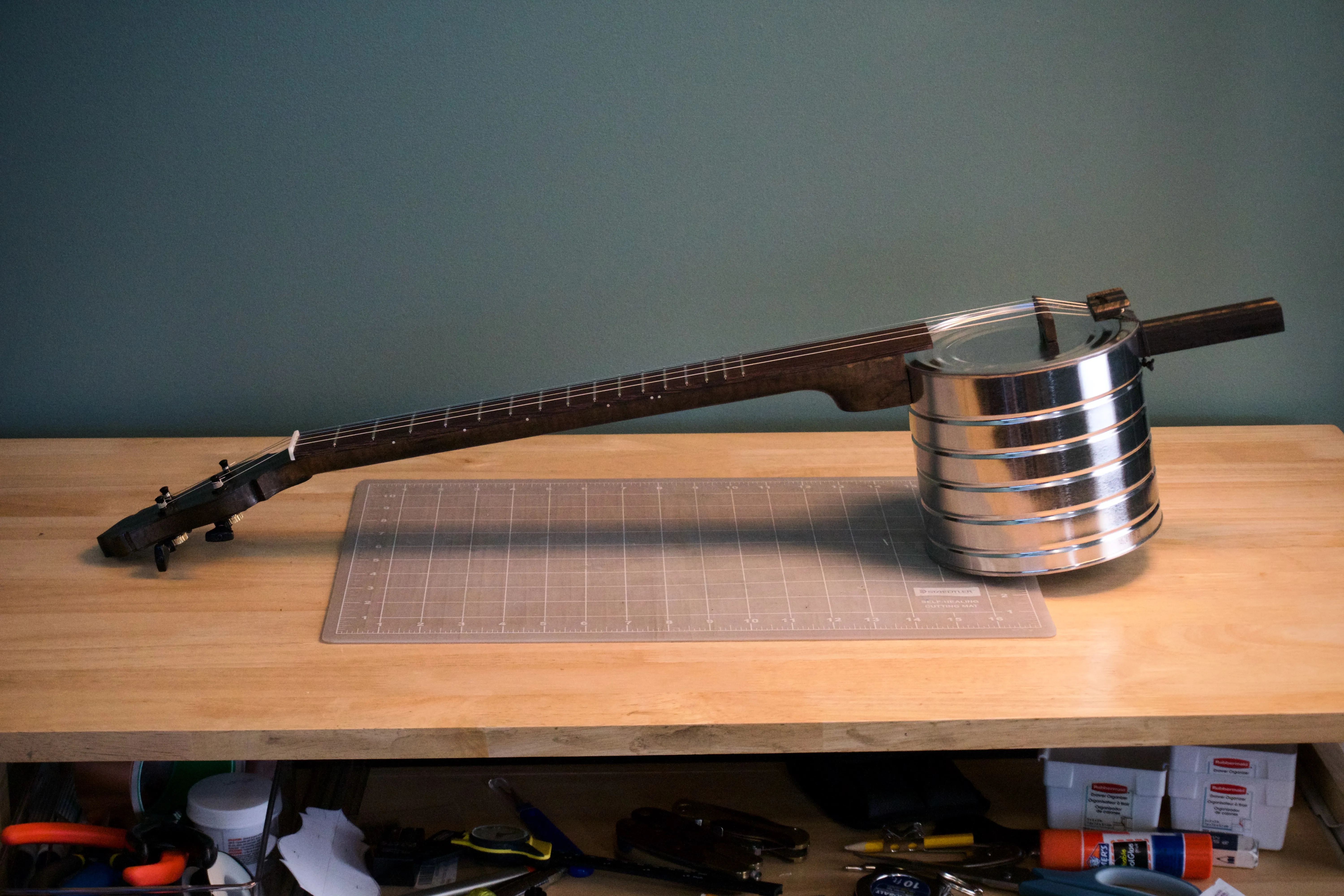 Coffee can banjo, side